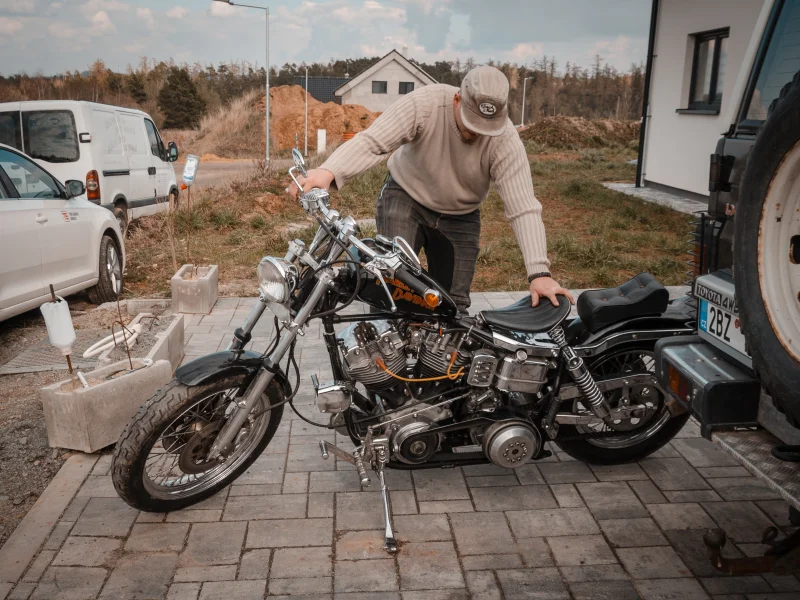 Motorky a auta