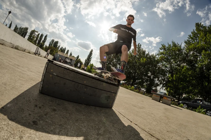 Go skateboarding day
